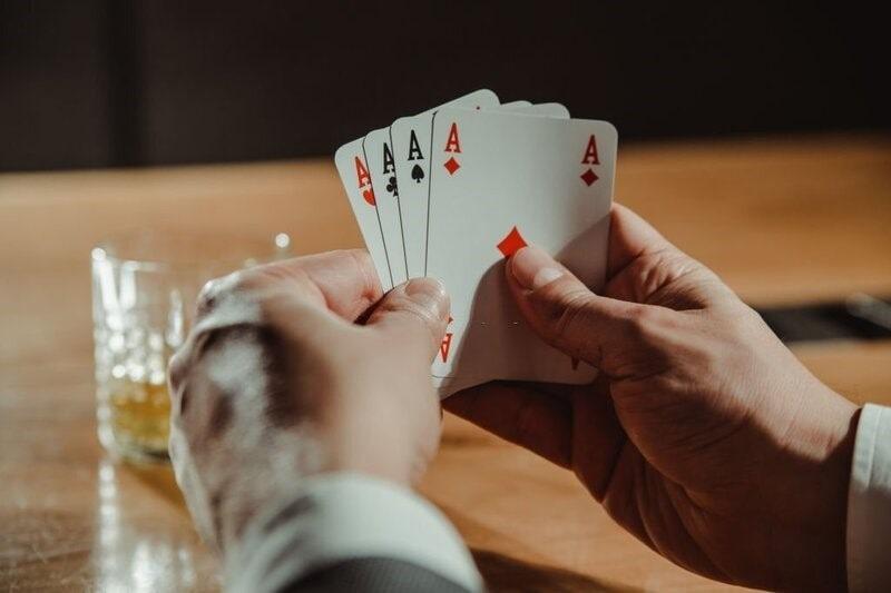 Đọc vị tâm lý đối thủ qua các hành động